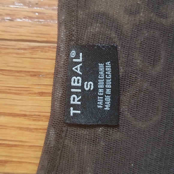 Tribal brand shirt, size small, color green yellow and brown - Picture 2 of 4